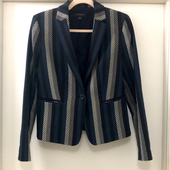Ann Taylor Jackets & Blazers - Ann Taylor size 6 jacket